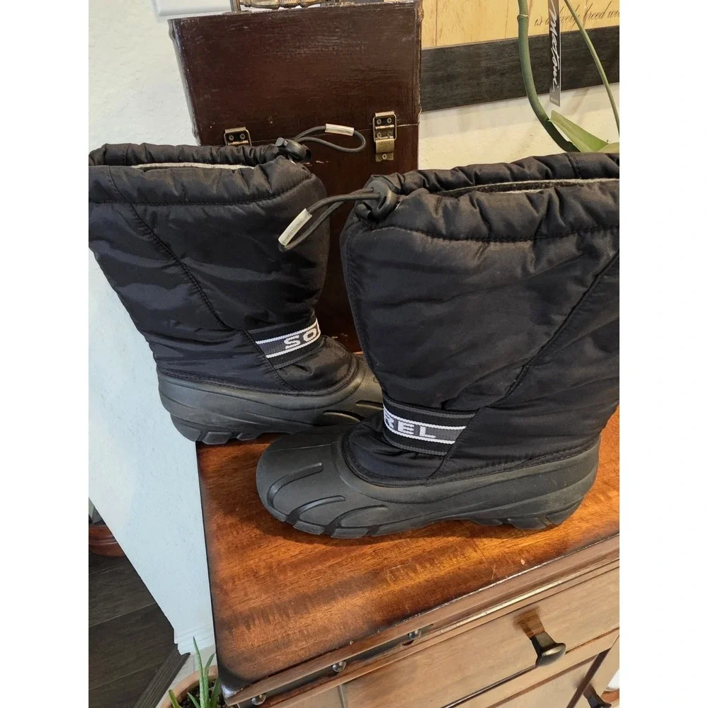 Sorel Winter Boots Size 6 Kids Waterproof Black Snowboarding Ski Hiking Outdoors